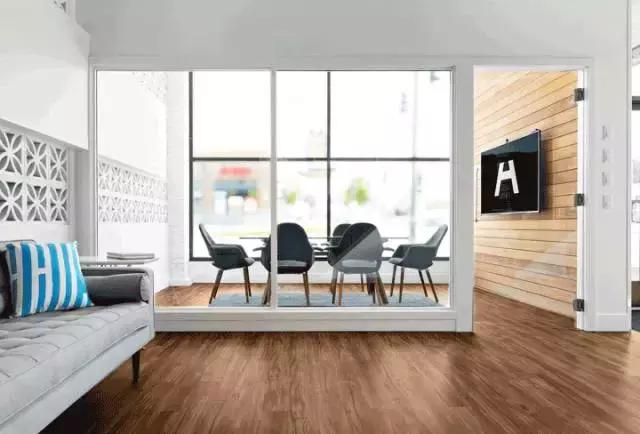 設(shè)計(jì)欣賞|美國HDG建筑設(shè)計(jì)辦公室的時(shí)尚黑白之美