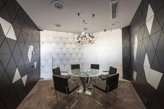 說出來你可能不信，如此暗黑夸張的辦公室竟然來自俄羅斯制藥公司