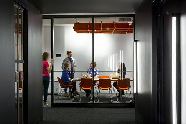 全球**圖片網(wǎng)Shutterstock辦公室，帶你感受在娛樂場所中工作